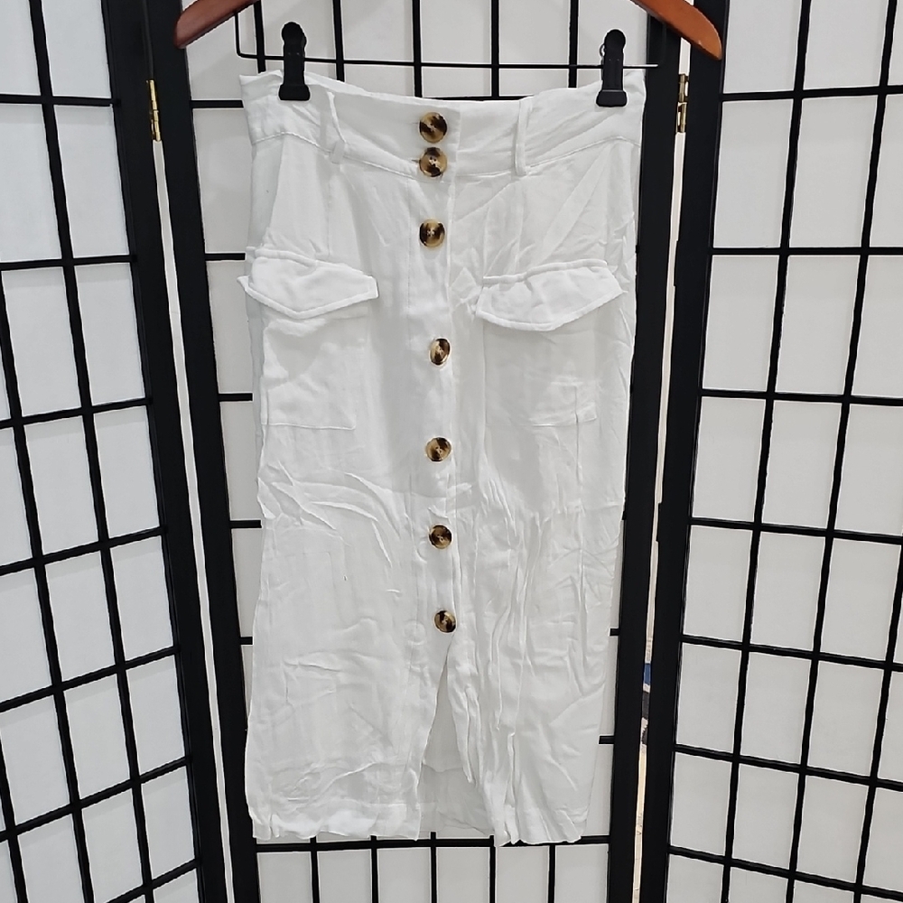 Elegant White Button-Down Skirt with Pockets